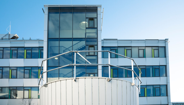 LUX-top® Absturzsicherungen Referenzobjekt Fraunhofer Stuttgart